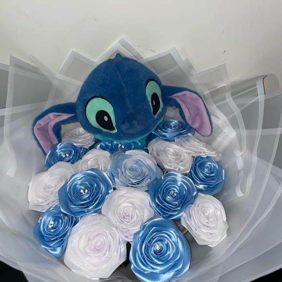 I’m selling this stitch eternal bouquet - Picture 5 of 5